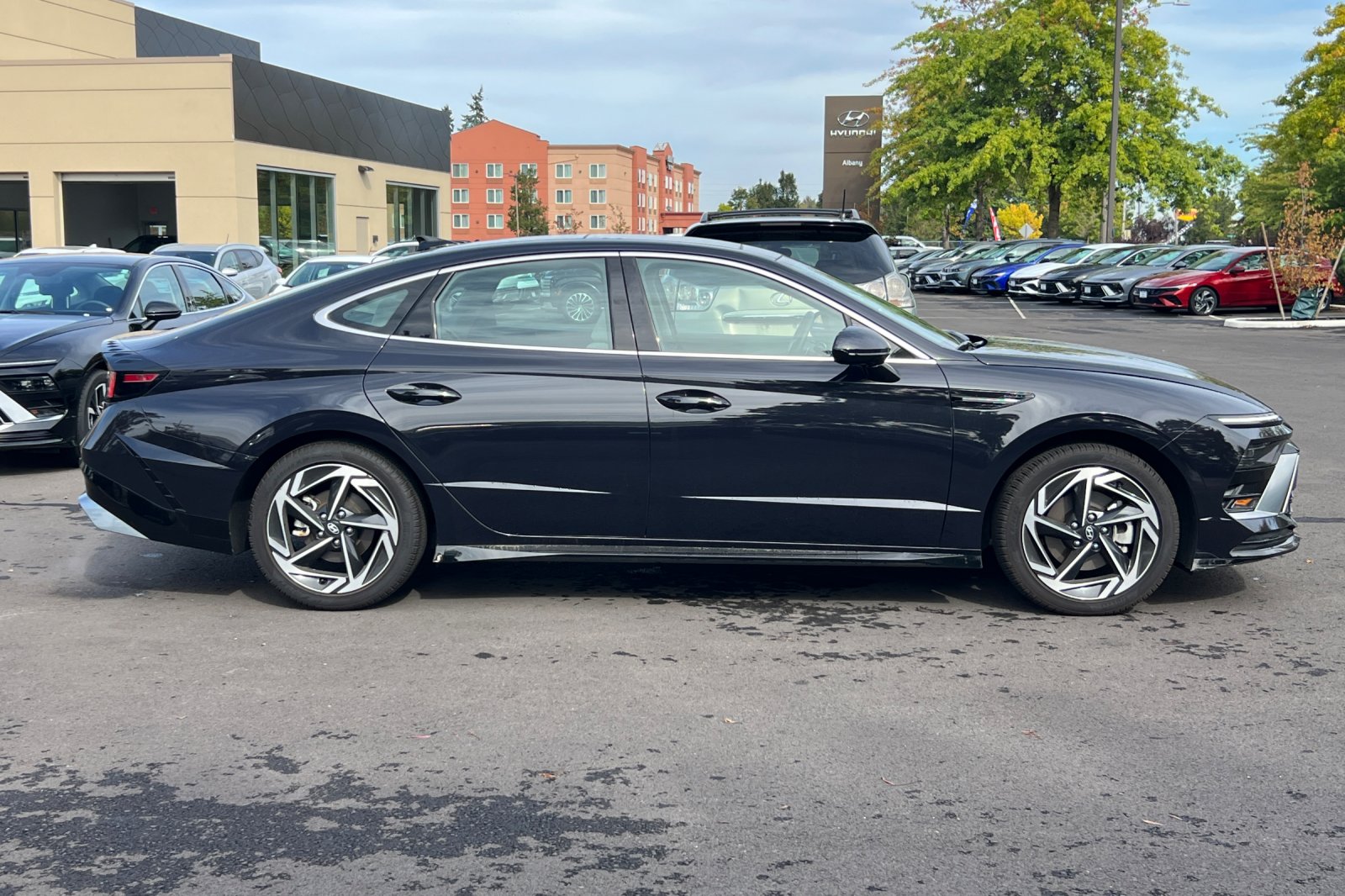 2024 Hyundai Sonata SEL Convenience photo 2