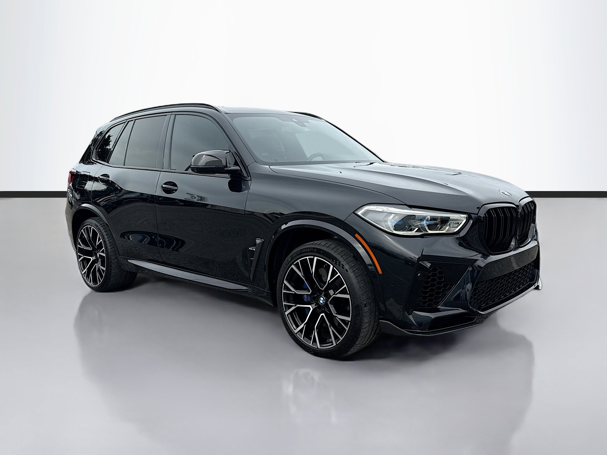2022 BMW X5 M Base's photo
