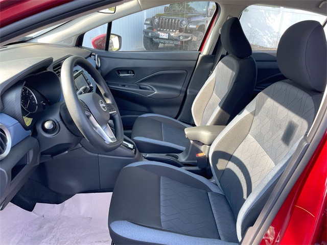 2025 Nissan Versa 1.6 SV photo 16