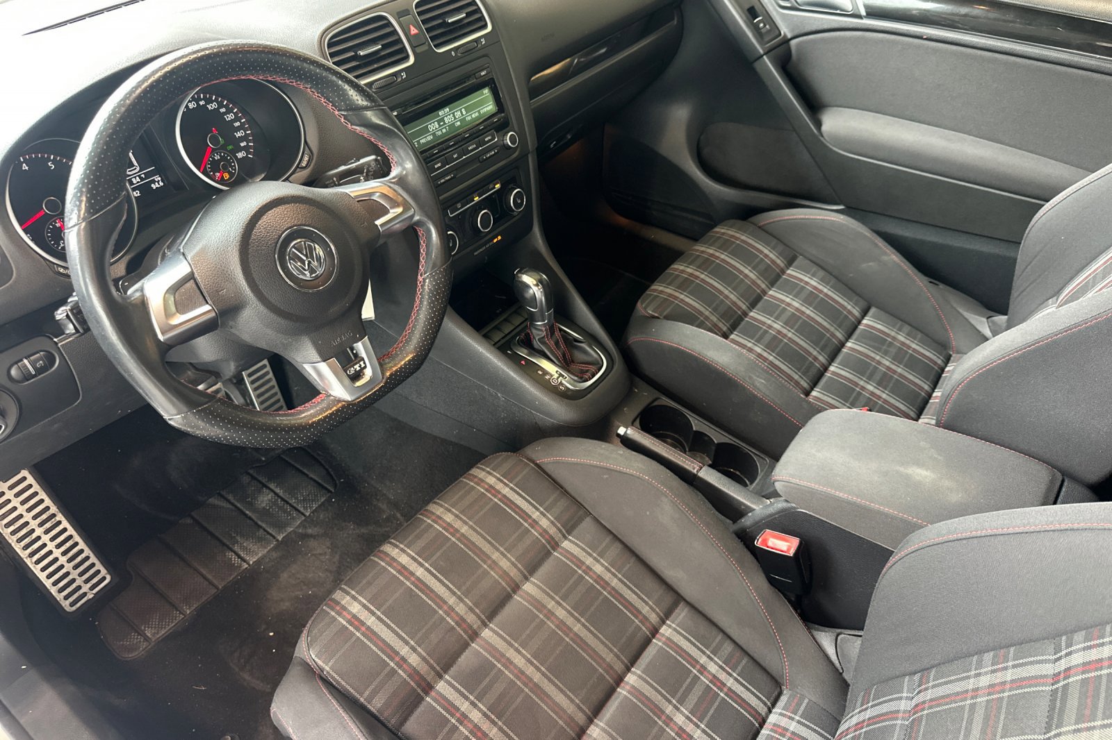 2013 Volkswagen Golf GTI Base photo 6