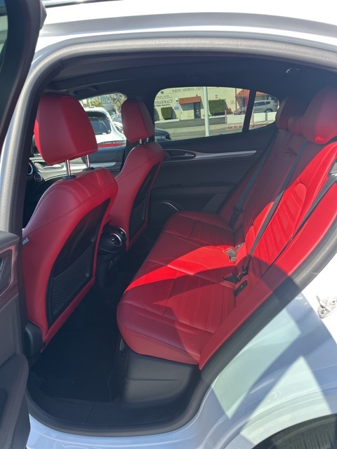 2022 Alfa Romeo Stelvio Ti Sport photo 4