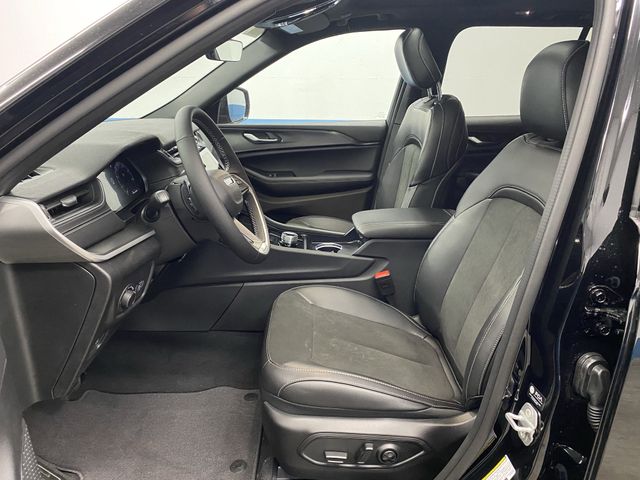 2025 Jeep Grand Cherokee Altitude X photo 3