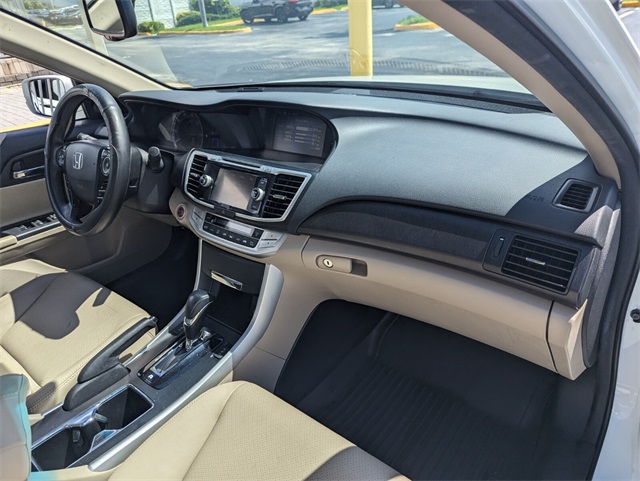 2015 Honda Accord Hybrid EX-L photo 14
