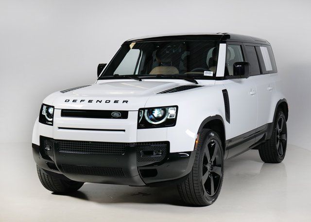 2025 Land Rover Defender V8's photo