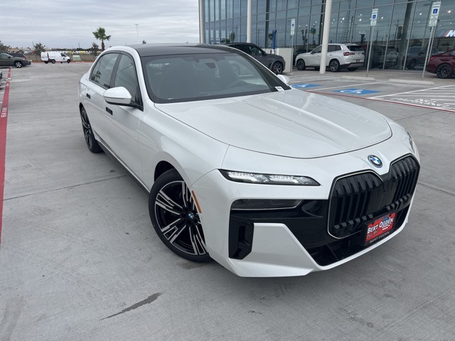 2026 BMW 7 Series 750e's photo