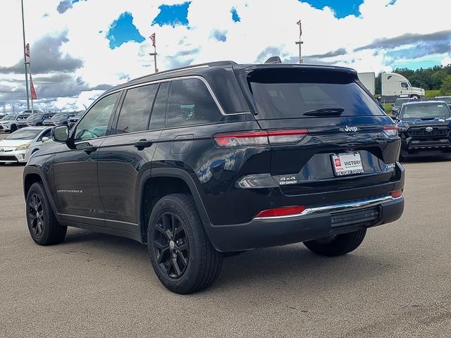 2022 Jeep Grand Cherokee Limited photo 2