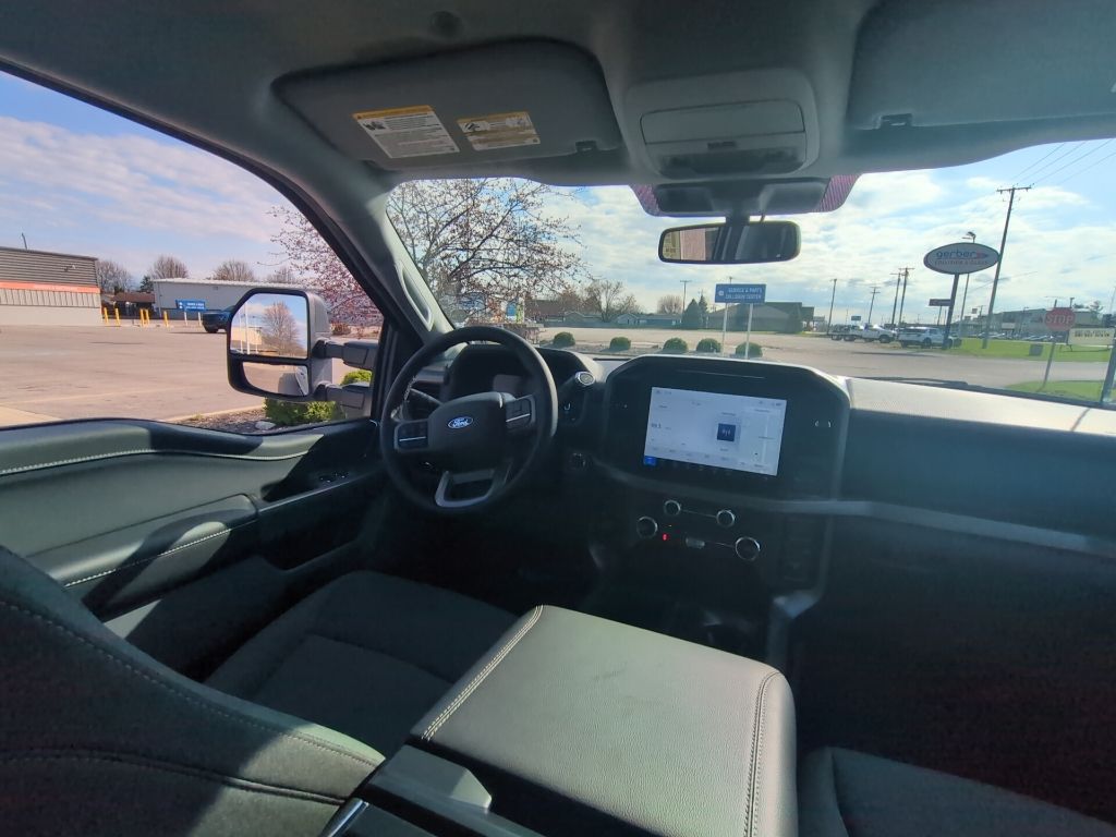 2025 Ford F-150 XLT photo 4