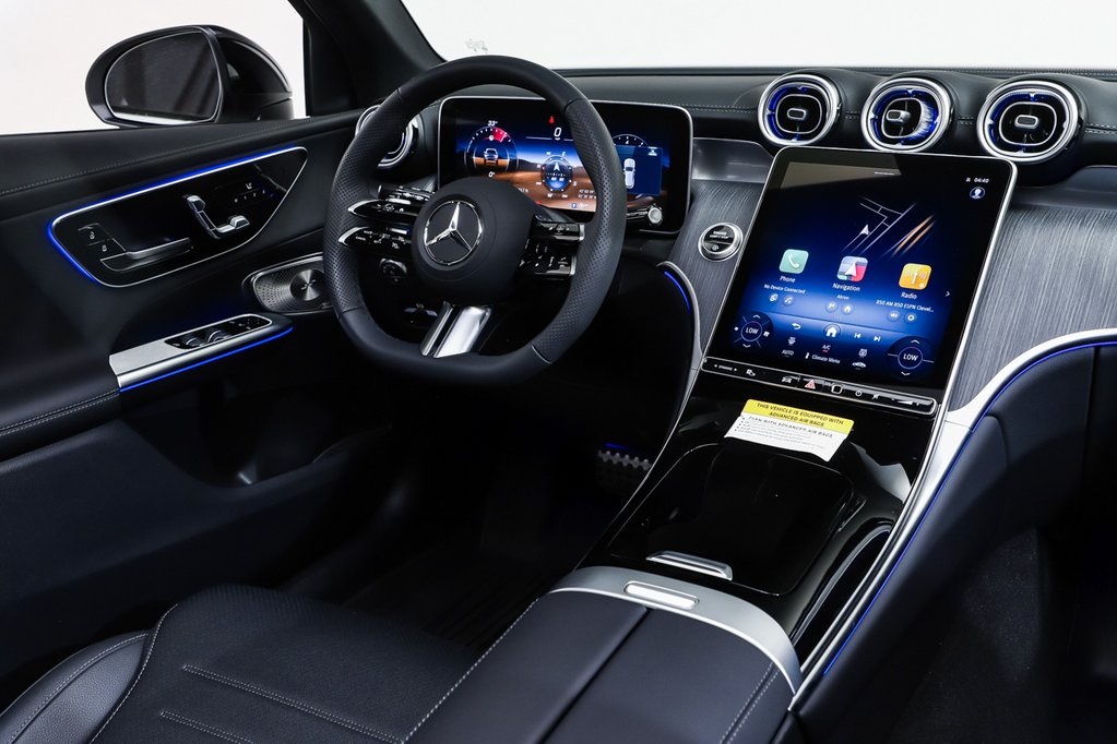 2025 Mercedes Benz GLC 300 4MATIC photo 11
