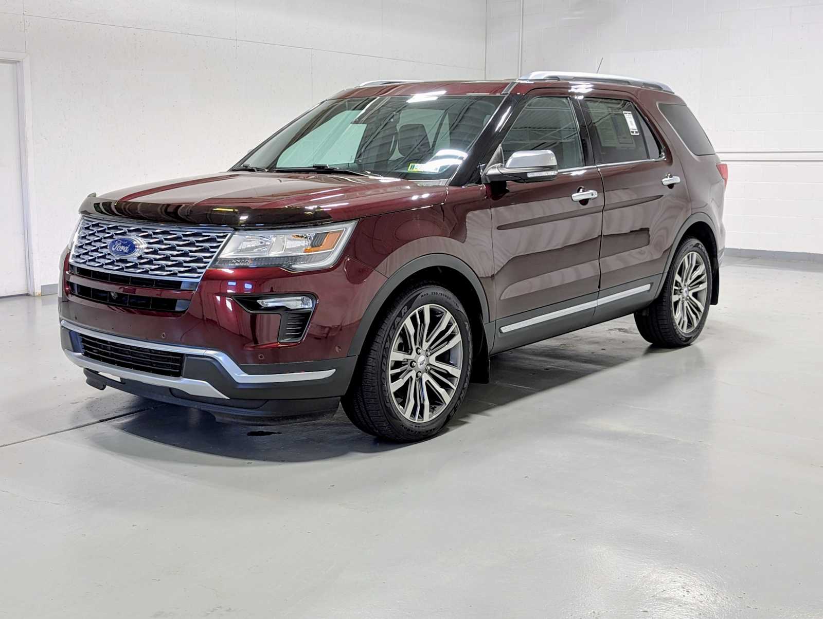 2019 Ford Explorer Platinum's photo