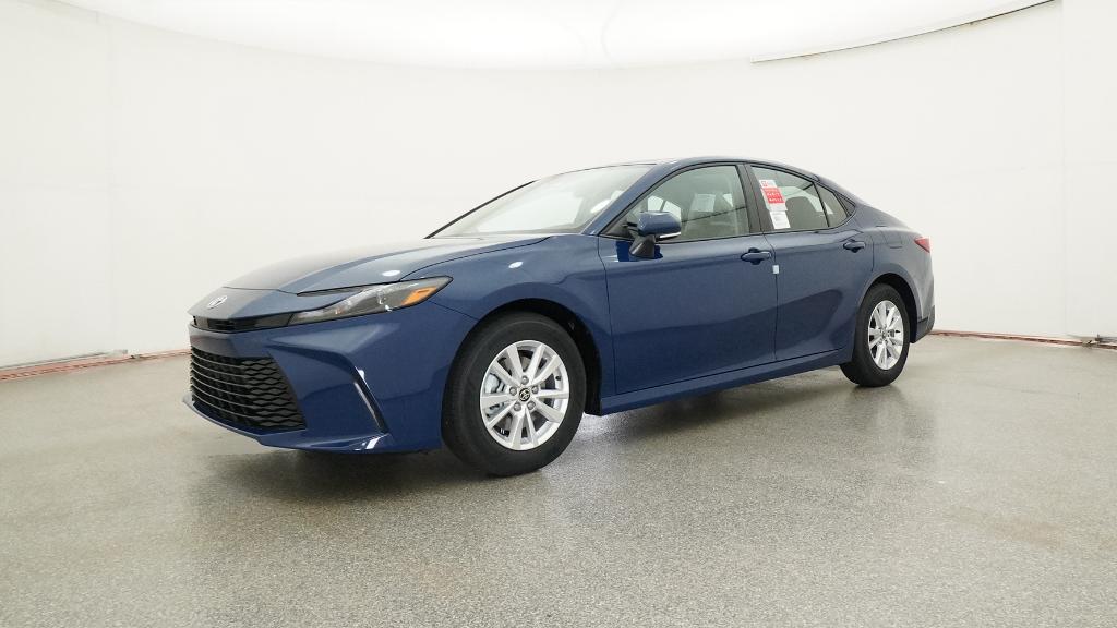 2025 Toyota Camry LE photo 6