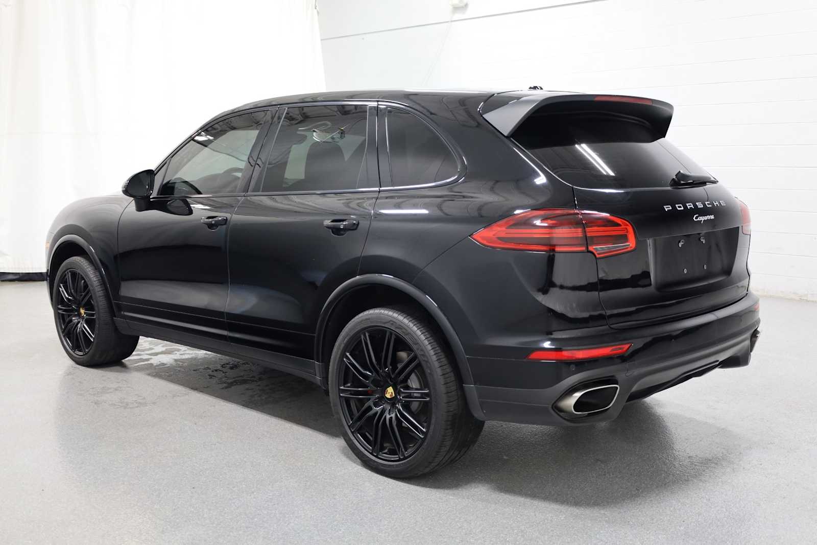 2018 Porsche Cayenne Platinum Edition photo 3