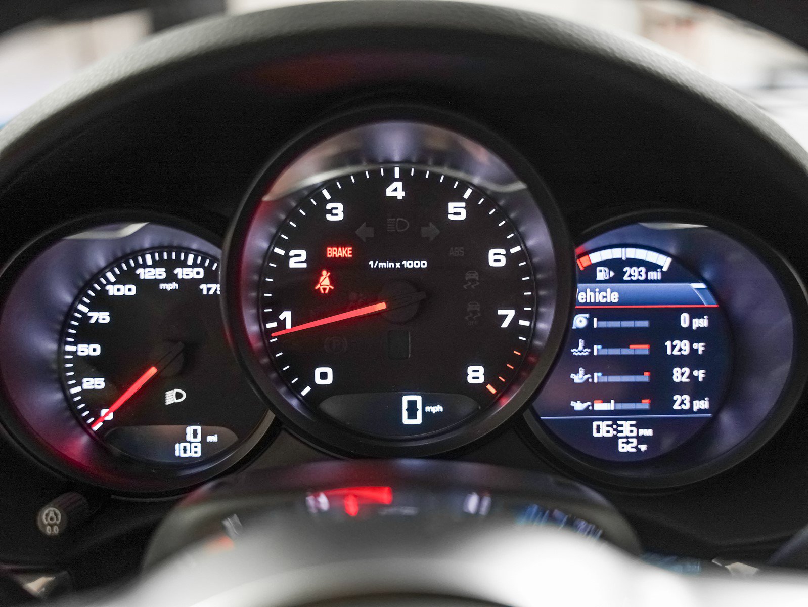 2025 Porsche Cayman photo 14