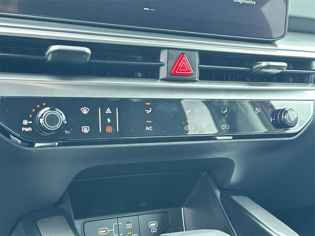 2025 Kia Sorento LX photo 24