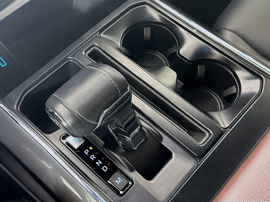2023 Ford F-150 Lariat photo 17