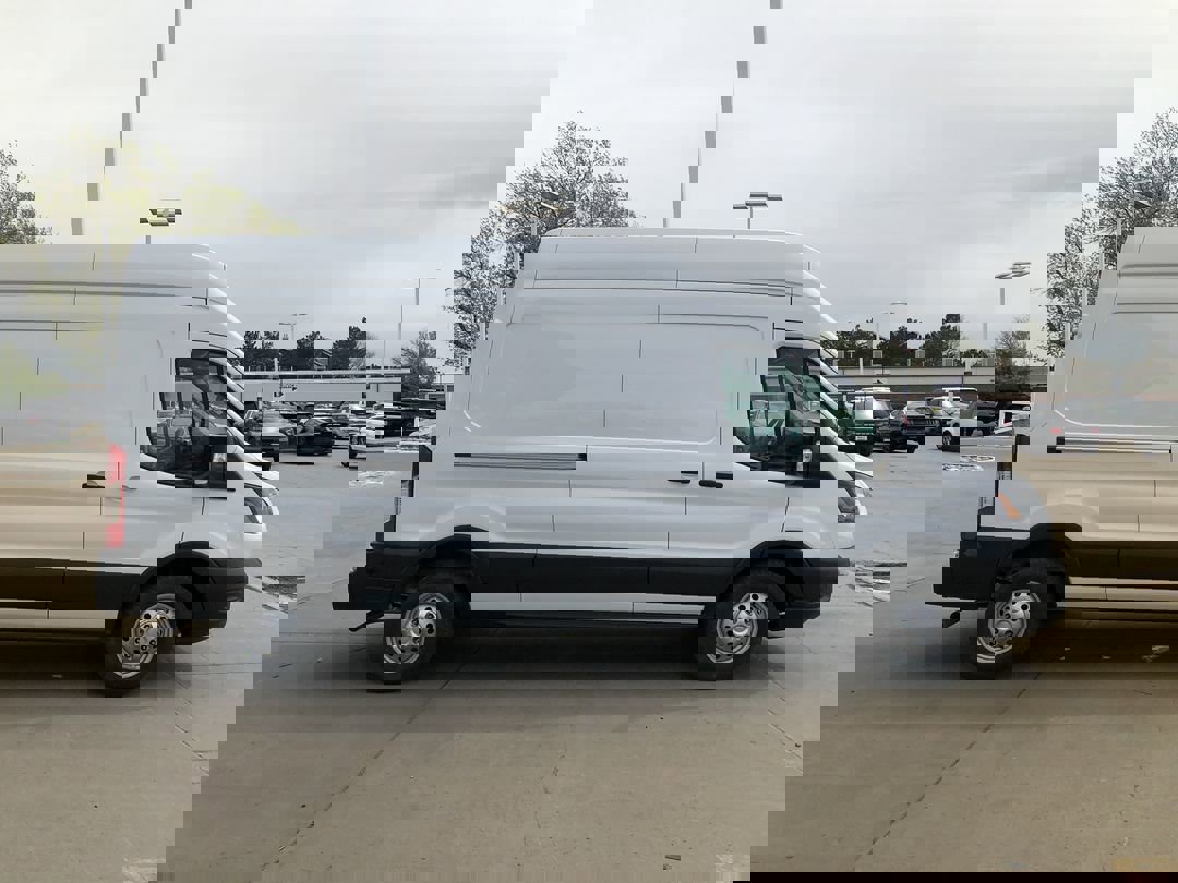 2025 Ford Transit Cargo Van photo 9