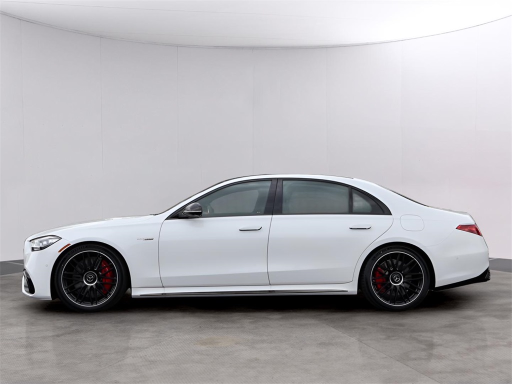 2025 Mercedes Benz S 63 e photo 4