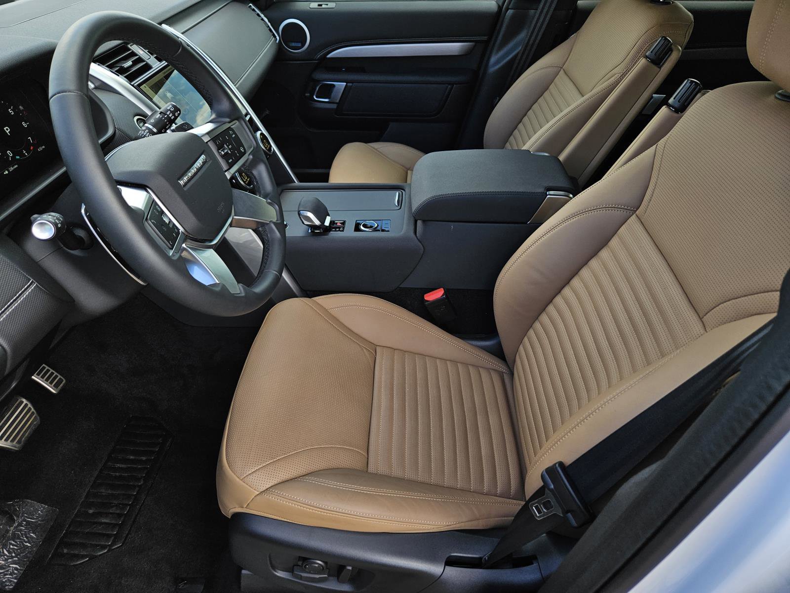 2025 Land Rover Discovery P360 Dynamic SE photo 28