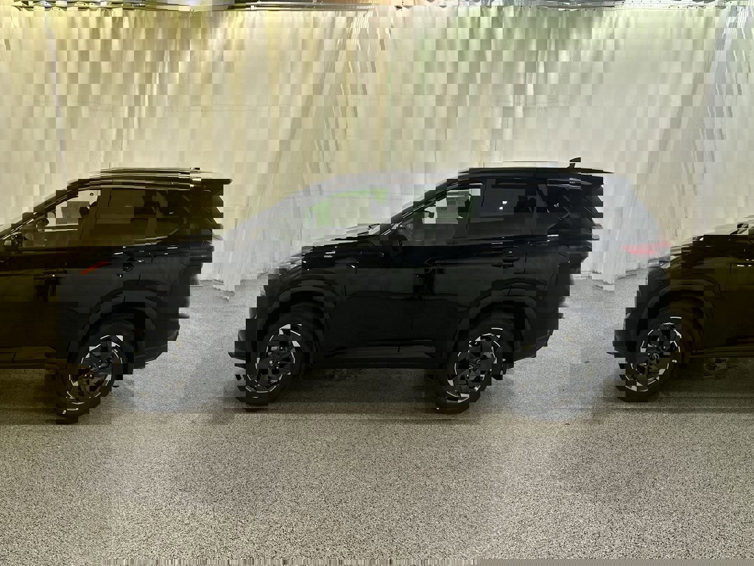 2026 Nissan Rogue SV photo 4