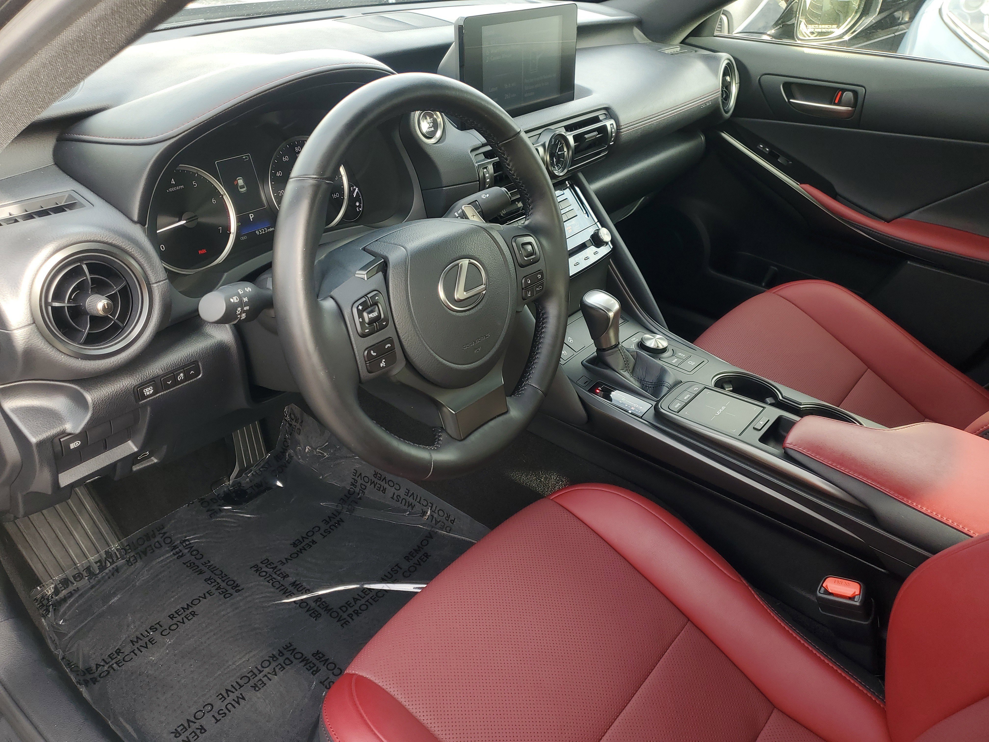 2024 Lexus IS 300 photo 17