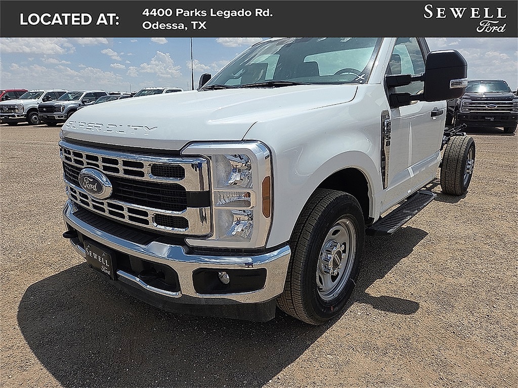2024 Ford F-350 Super Duty Chassis Cab XL's photo