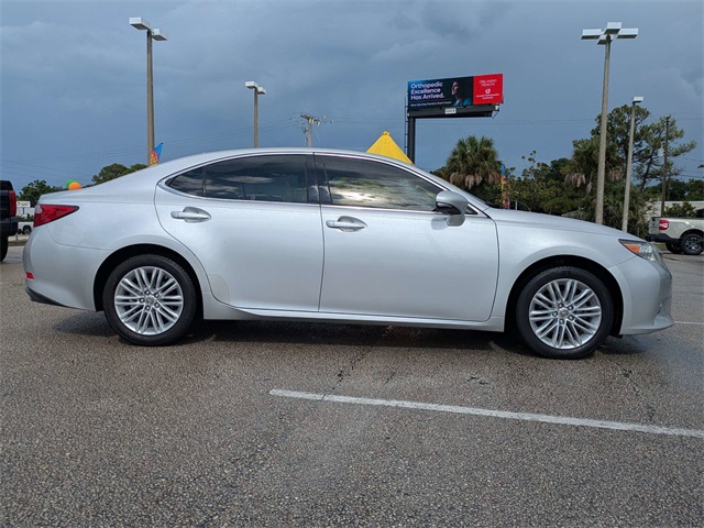 2013 Lexus ES 350 photo 2