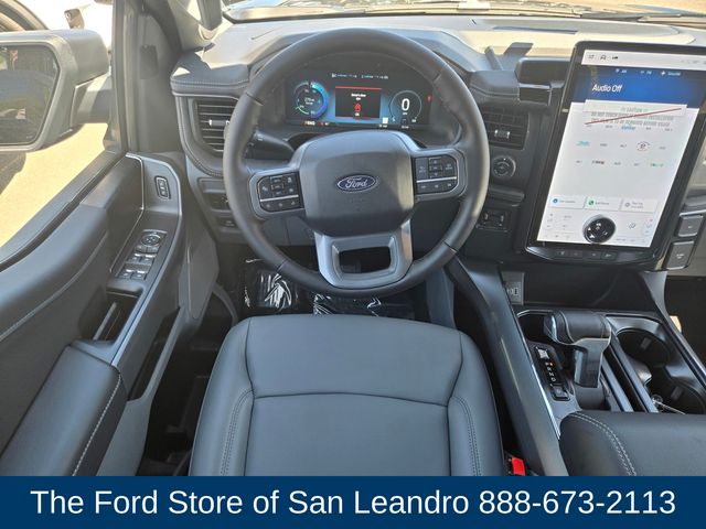2025 Ford F-150 Lightning photo 12