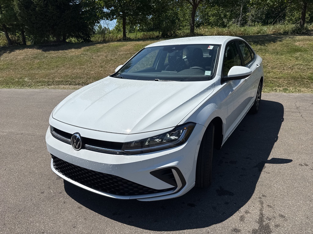2025 Volkswagen Jetta S's photo