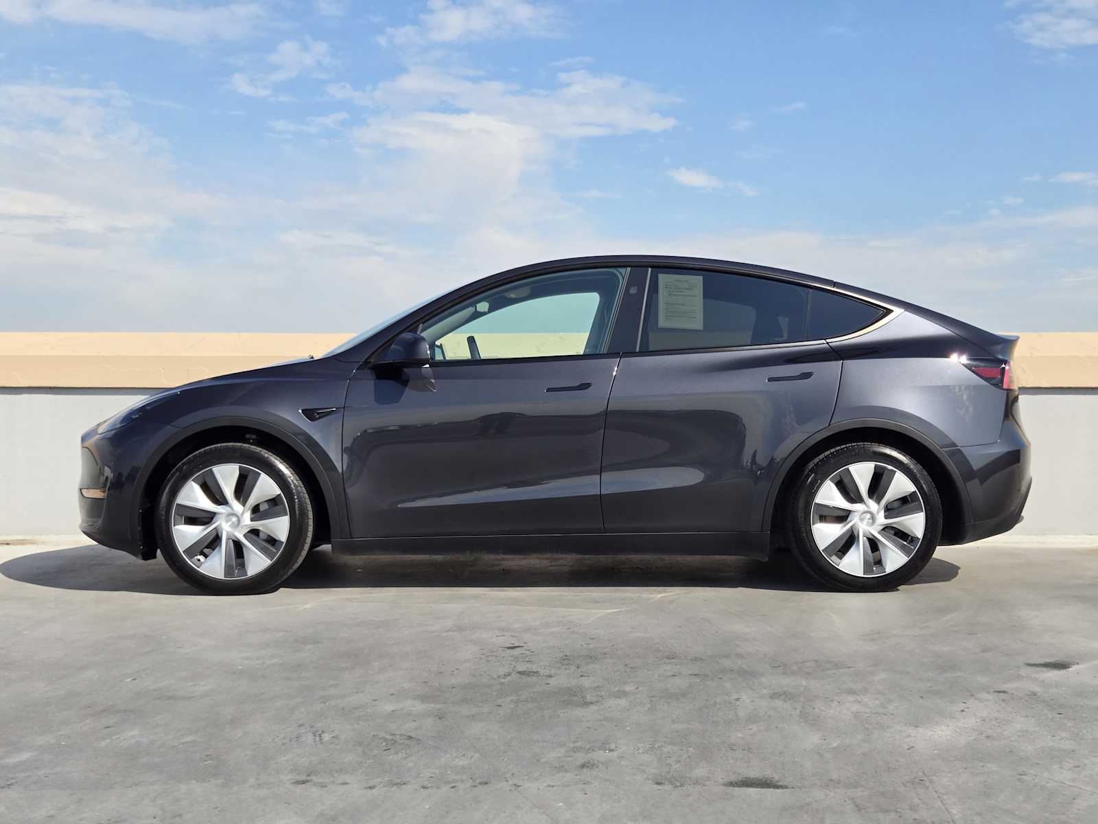 2024 Tesla Model Y photo 4