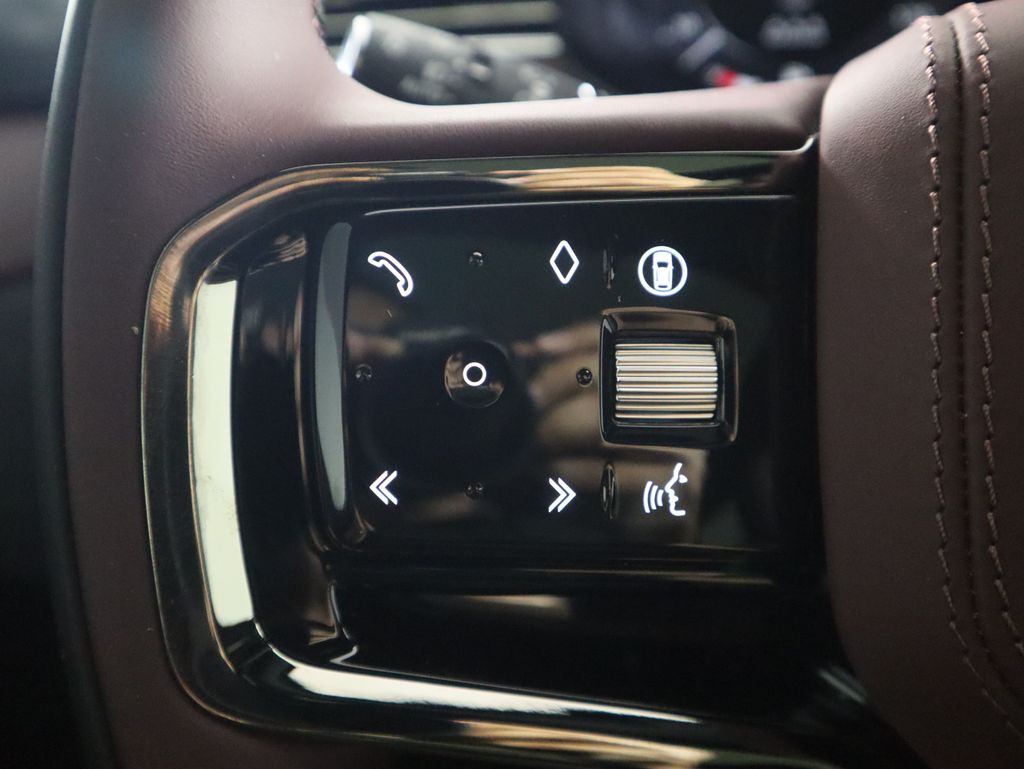 2025 Land Rover Range Rover Sport SE photo 9