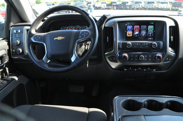 2019 Chevrolet Silverado LT photo 17