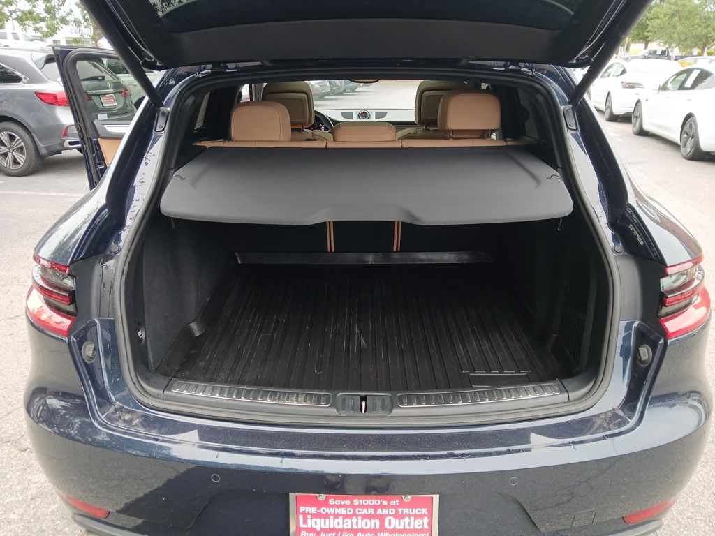2017 Porsche Macan Turbo photo 23