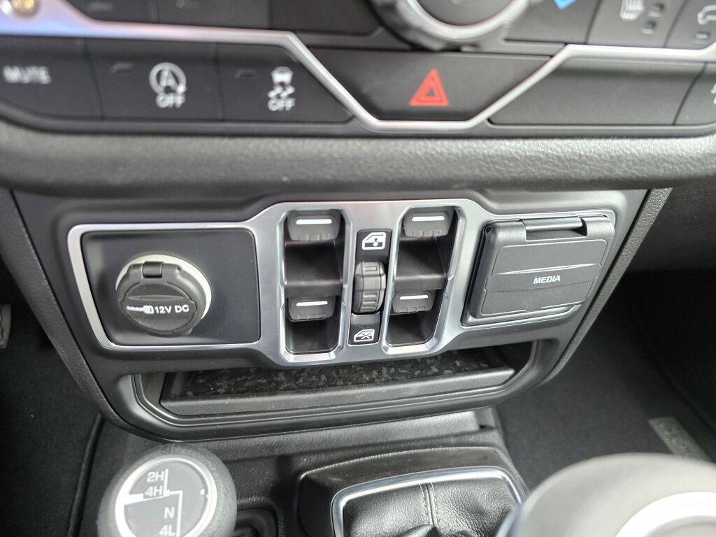 2025 Jeep Wrangler Sport S photo 33