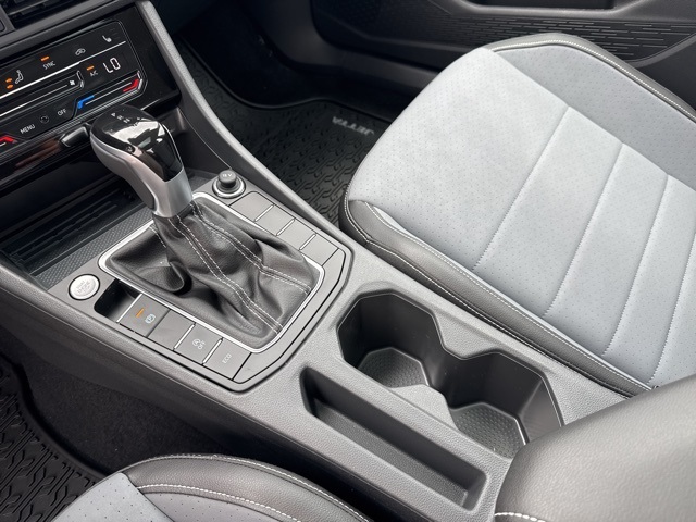 2025 Volkswagen Jetta 1.5T SE photo 17