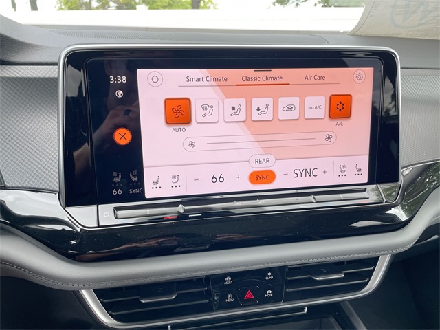 2025 Volkswagen Atlas Peak Edition SE Technology photo 34