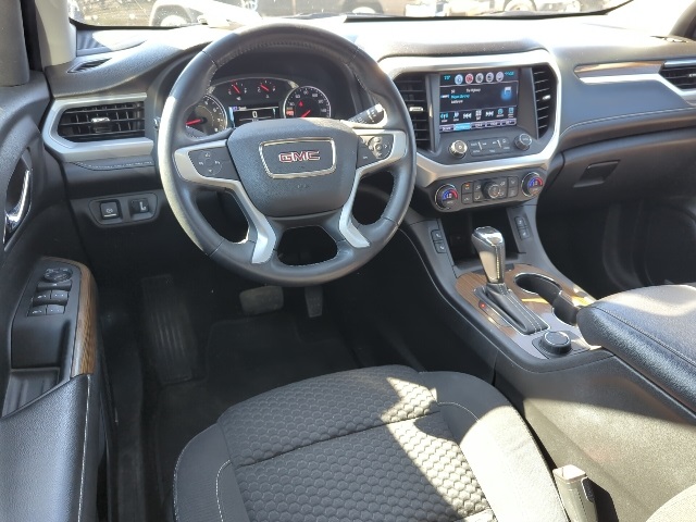 2017 Gmc Acadia SLE photo 13