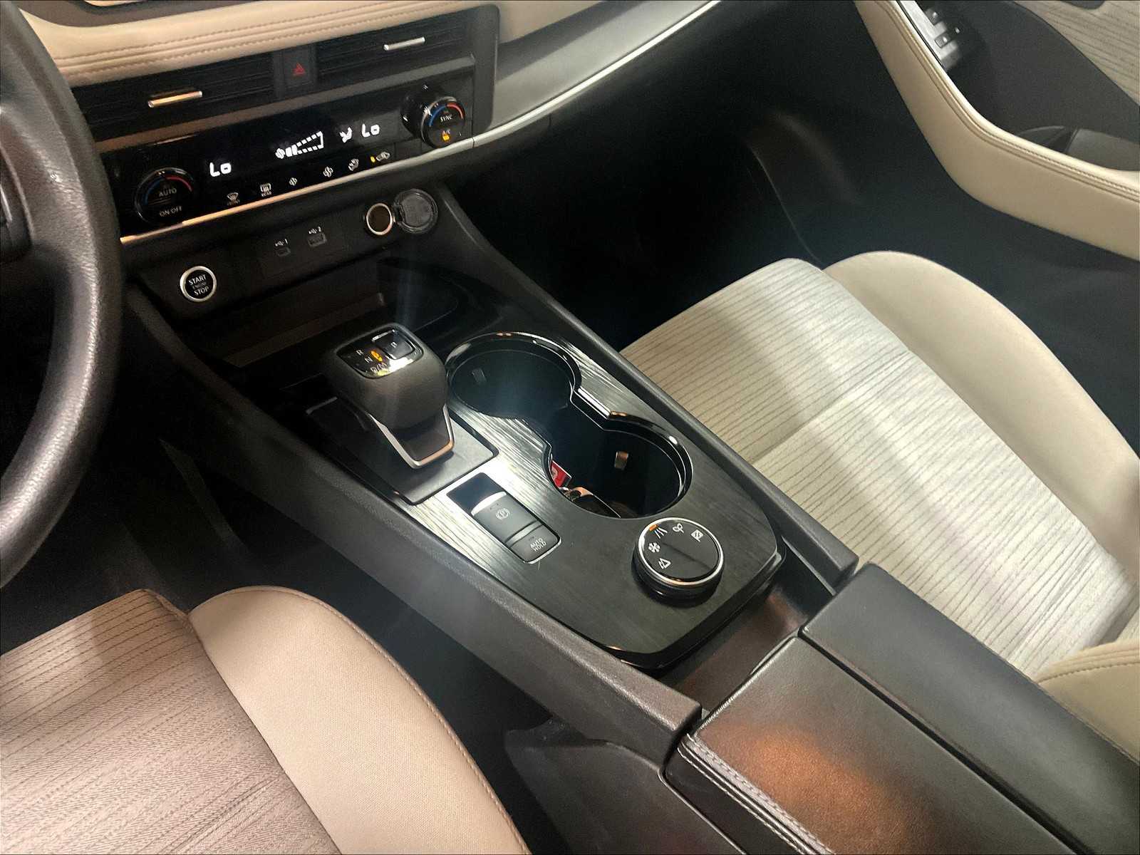 2023 Nissan Rogue SV photo 19