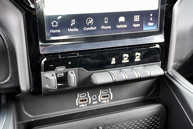 New 2026 Bright White Clear-Coat Exterior Paint RAM Big Horn/Lone Star image 38