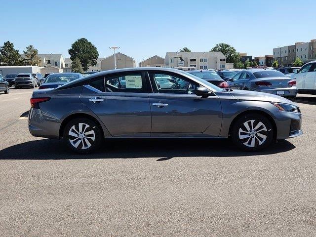 2025 Nissan Altima S photo 2