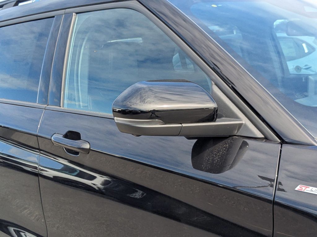 2025 Ford Explorer ST-Line photo 12