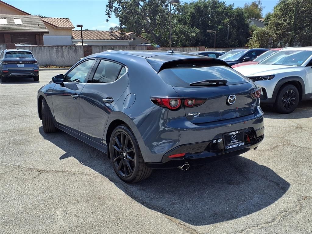 2022 Mazda Mazda3 Hatchback Premium photo 5