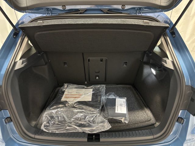 2025 Volkswagen Taos S photo 33