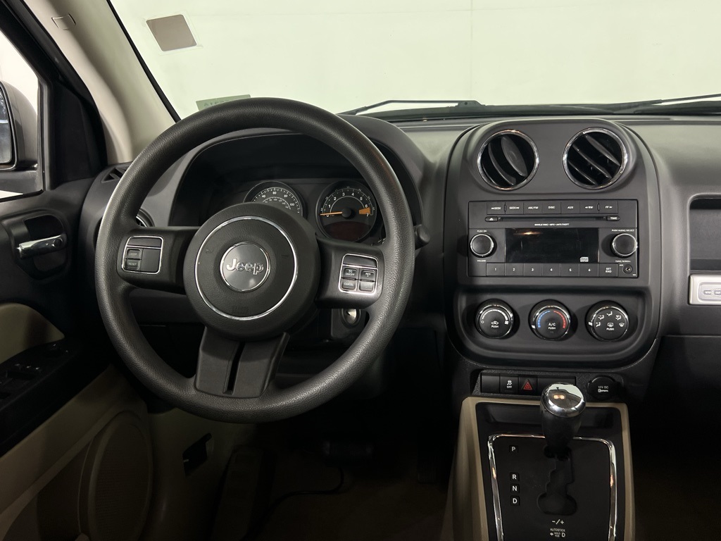 2014 Jeep Compass Sport photo 11