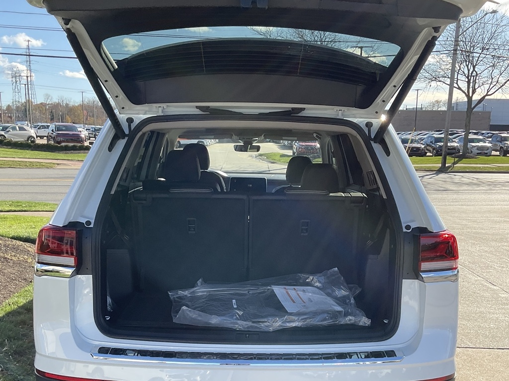 2026 Volkswagen Atlas SEL photo 3