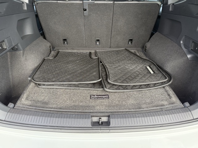 2020 Volkswagen Tiguan SE R-Line Black photo 18