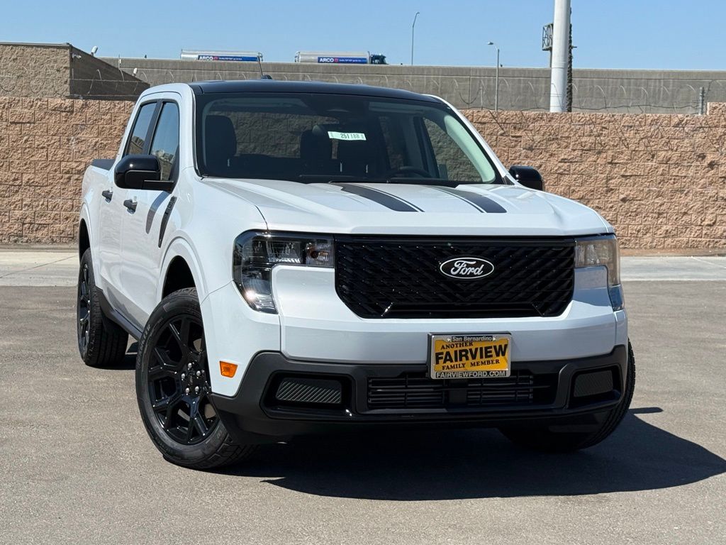 2025 Ford Maverick XLT photo 2