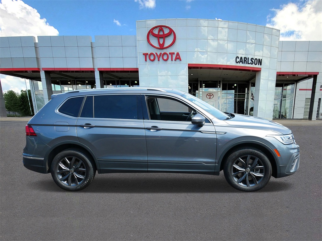 2022 Volkswagen Tiguan SE photo 3
