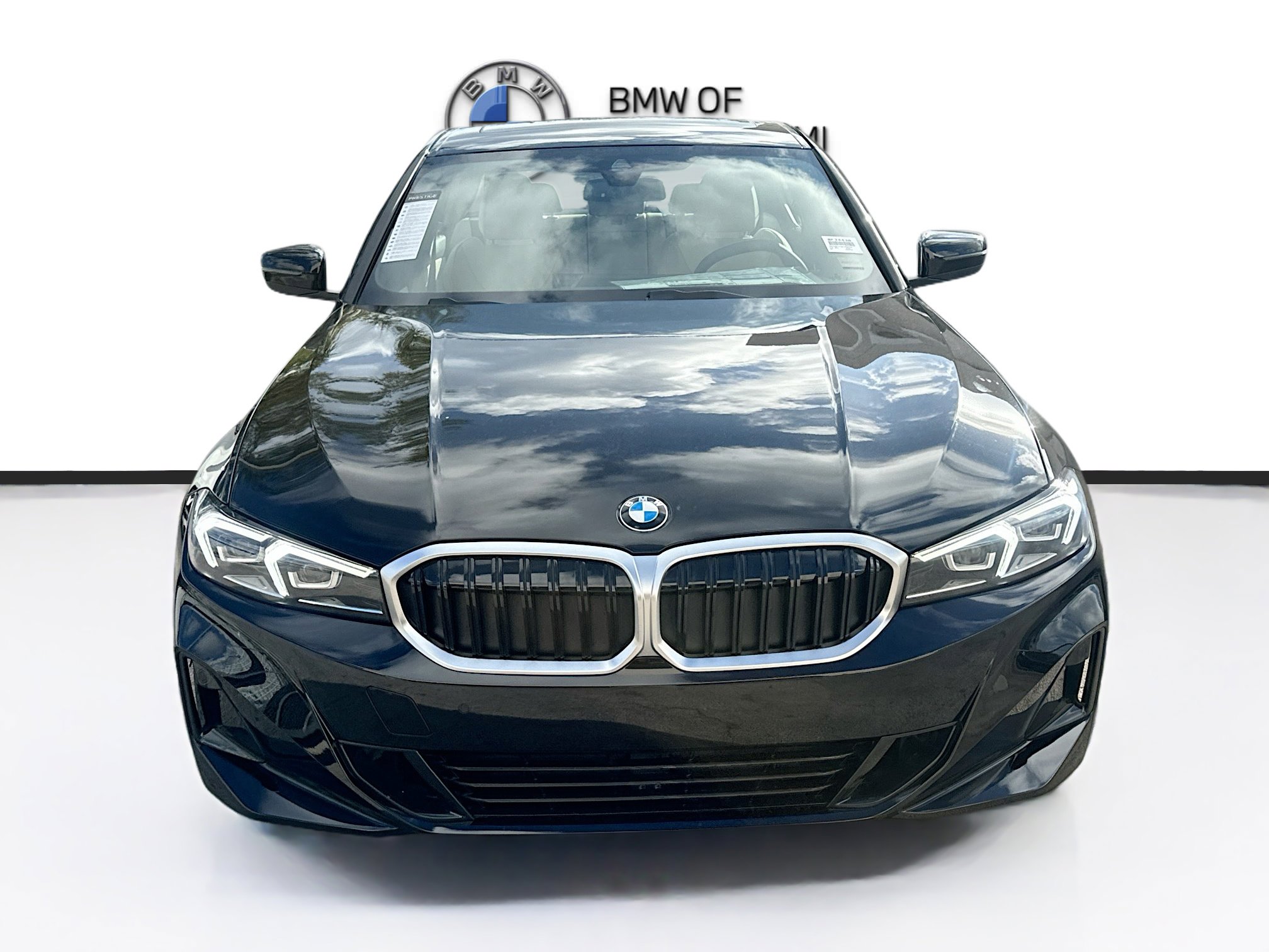 2025 Bmw 330i photo 2