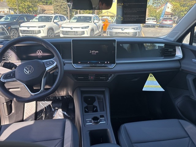 2025 Volkswagen Tiguan SE photo 4