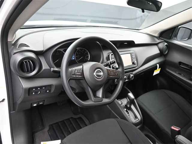 2025 Nissan Kicks Play S photo 18