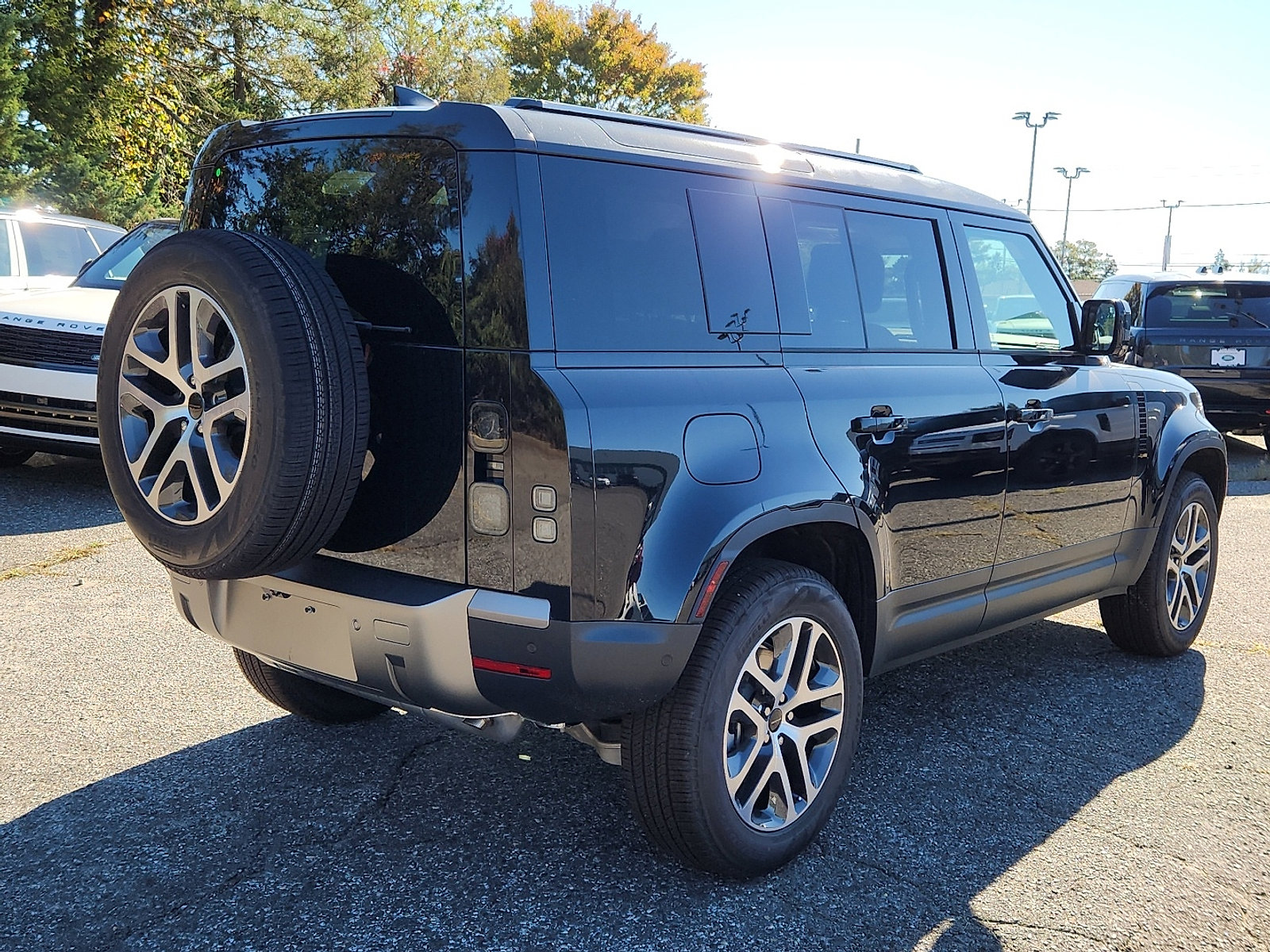 2026 Land Rover Defender 110 S photo 4